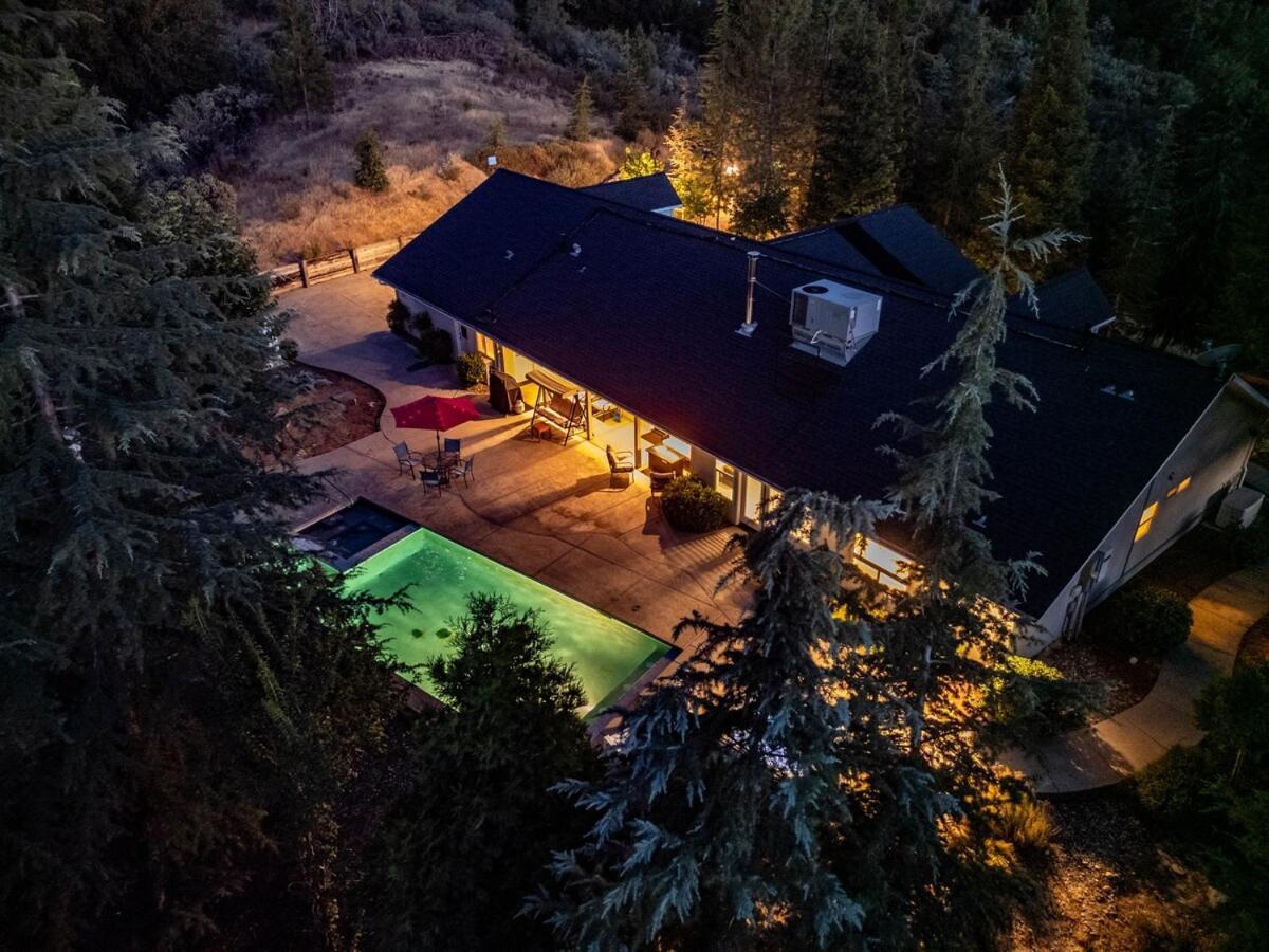 Casa vacanze Scenic Mountain Views W Heated Pool, Game Room, And Hottubs