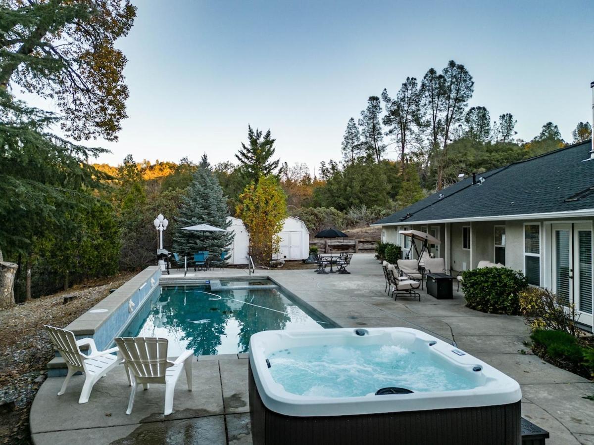 Scenic Mountain Views W Heated Pool, Game Room, And Hottubs * Oakhurst