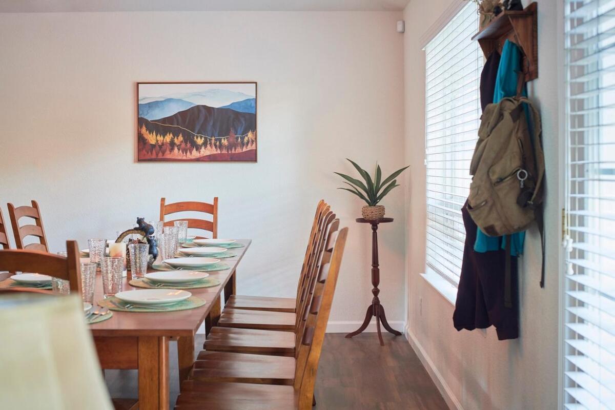 Scenic Mountain Views W Heated Pool, Game Room, And Hottubs * Oakhurst