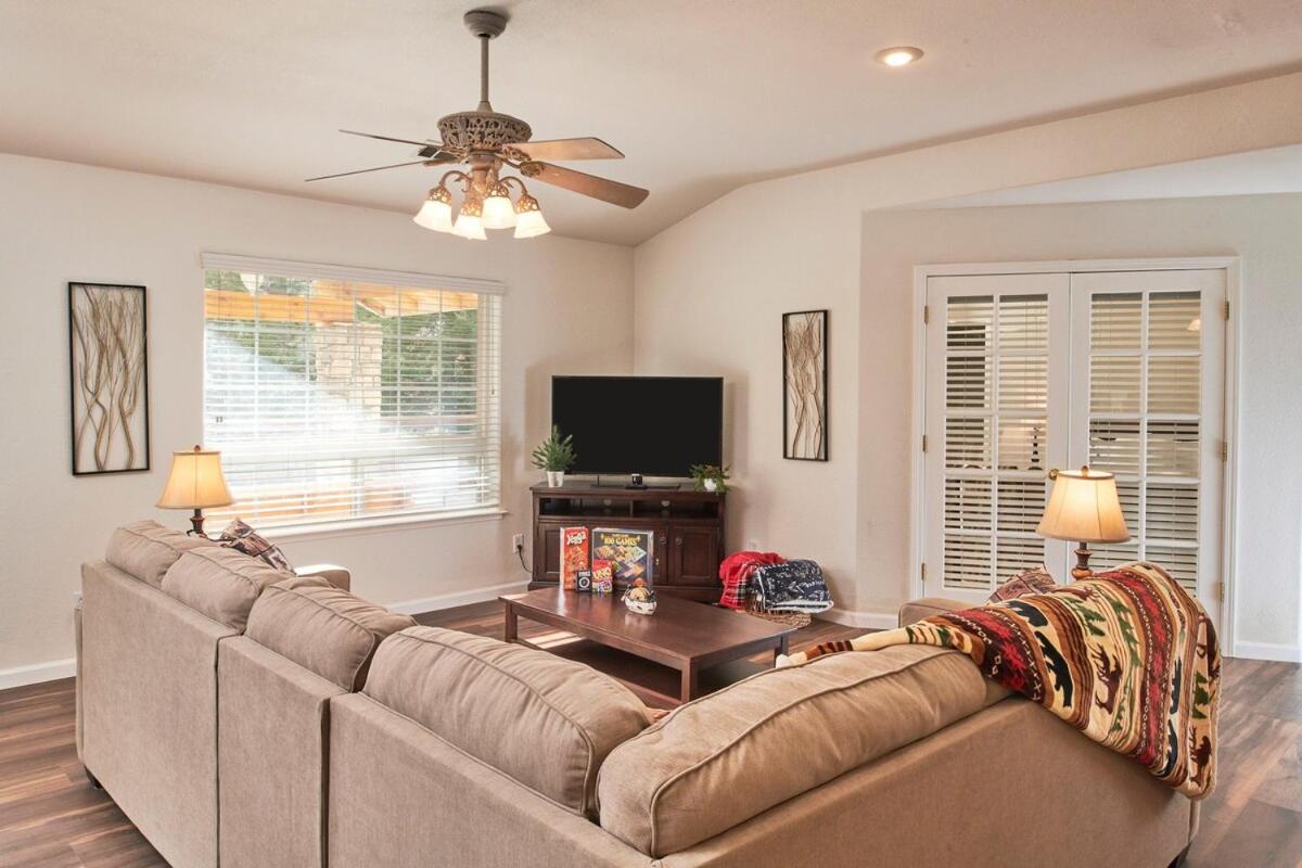 Scenic Mountain Views W Heated Pool, Game Room, And Hottubs Casa vacanze Oakhurst