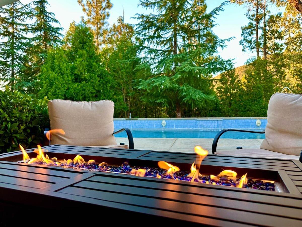 Casa vacanze Scenic Mountain Views W Heated Pool, Game Room, And Hottubs *